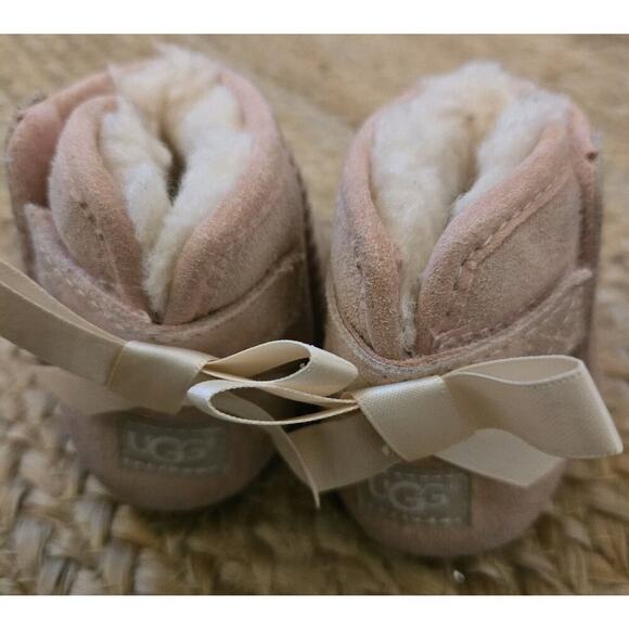 UGG Pink Suede Infant Slip On Baby Booties Boots Size‎ US 0/1 - Picture 3 of 7